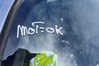 Interrupteur de leve vitre avant droit NISSAN JUKE 1