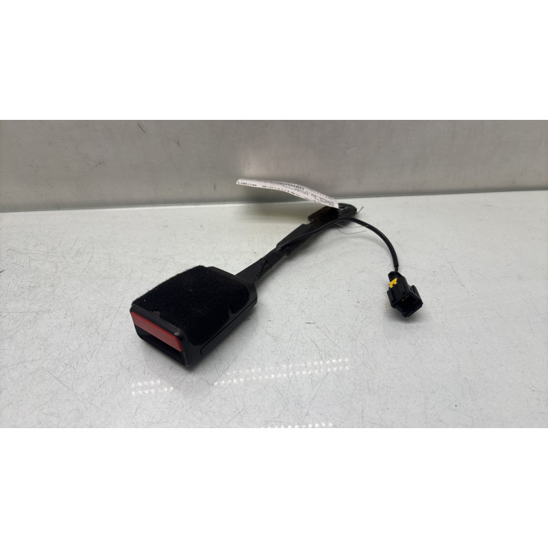 Attache ceinture avant droit PEUGEOT 508 1 SW Photo n°1