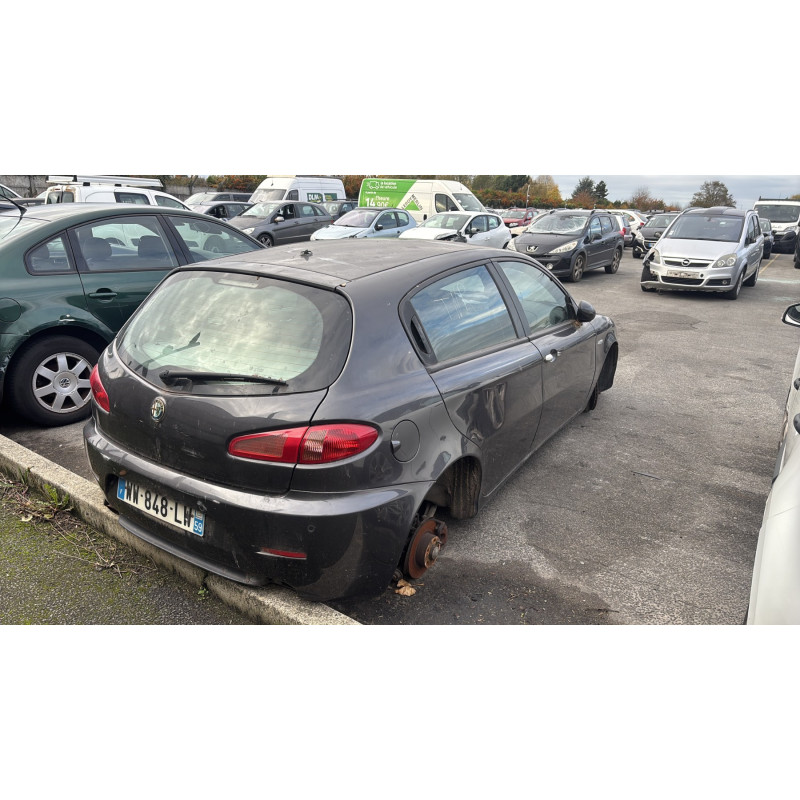 Pare choc arriere ALFA ROMEO 147 Photo n°11