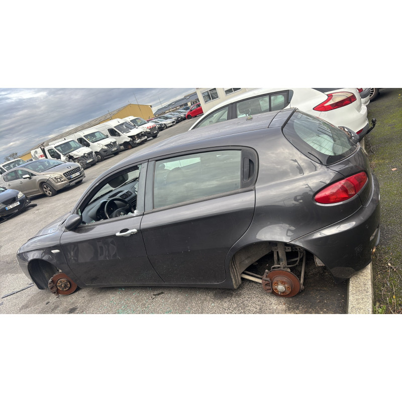 Pare choc arriere ALFA ROMEO 147 Photo n°14