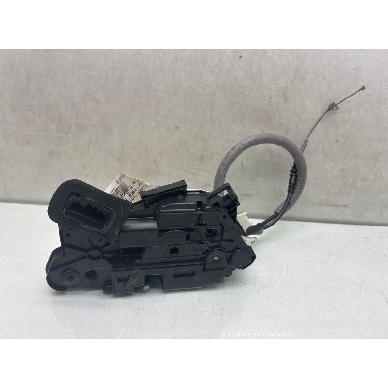 Serrure avant gauche VOLKSWAGEN PASSAT 7 Photo n°4