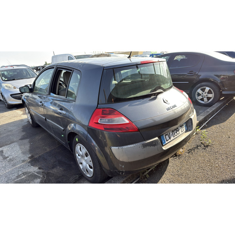 Pare choc arriere RENAULT MEGANE 2 Photo n°10