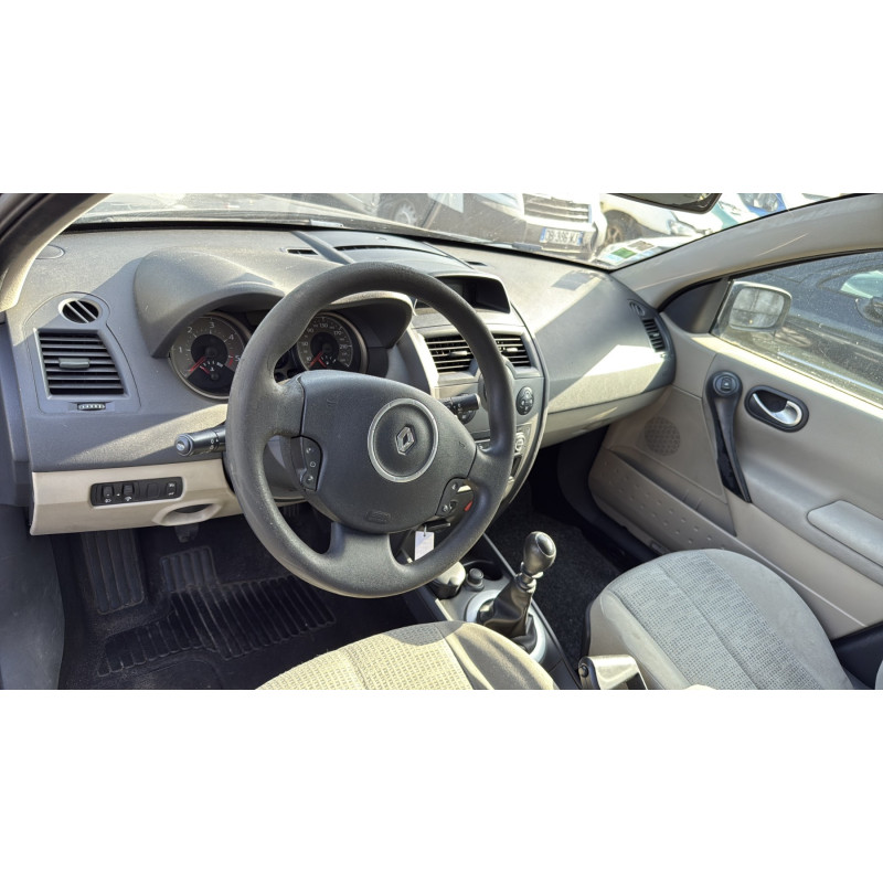 Pare choc arriere RENAULT MEGANE 2 Photo n°18