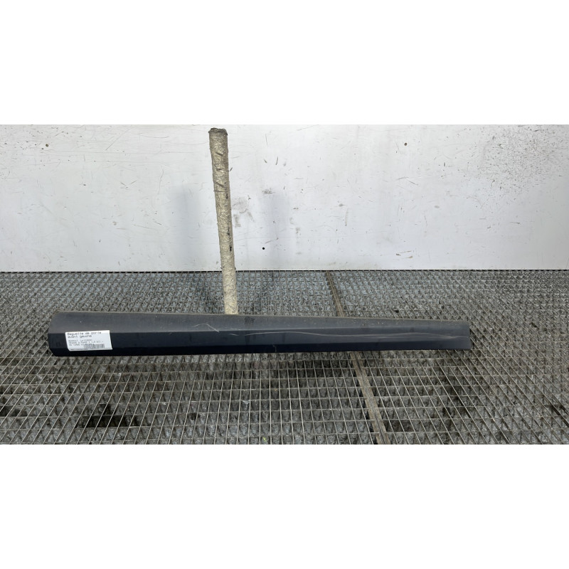 Baguette de porte avant gauche RENAULT MEGANE 3 Photo n°1