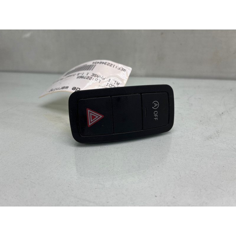 Bouton de warning AUDI A1 1 Photo n°1