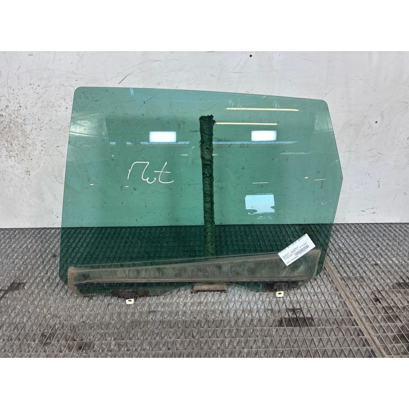 Vitre arriere gauche RENAULT SCENIC 3 Photo n°2