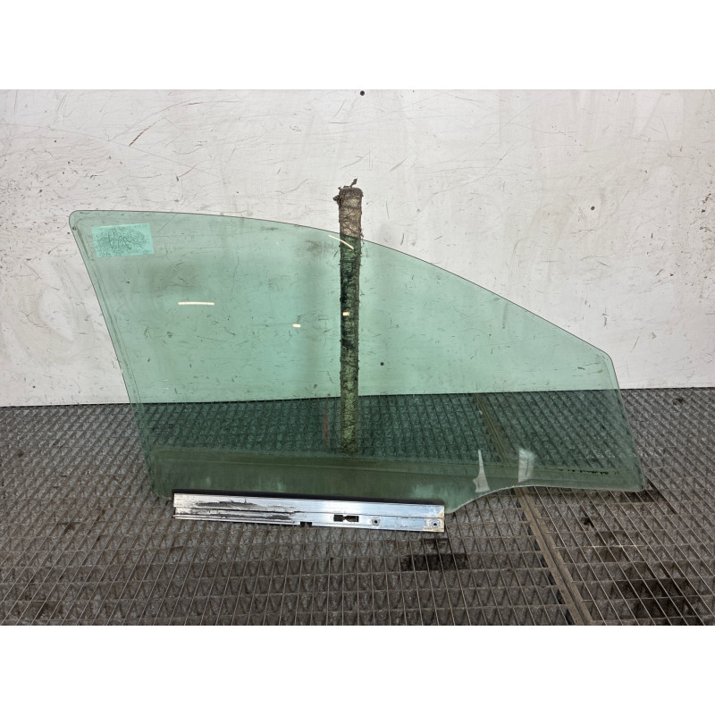 Vitre avant gauche OPEL ASTRA H Photo n°1