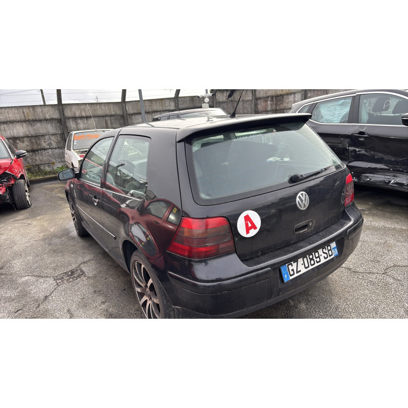 Malle/Hayon arriere VOLKSWAGEN GOLF 4 Photo n°9