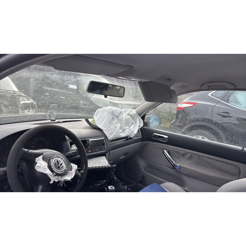 Malle/Hayon arriere VOLKSWAGEN GOLF 4 Photo n°19