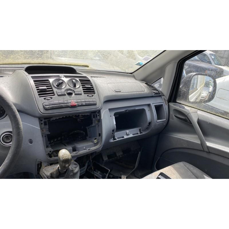 Vitre avant gauche MERCEDES VITO 639 Photo n°15