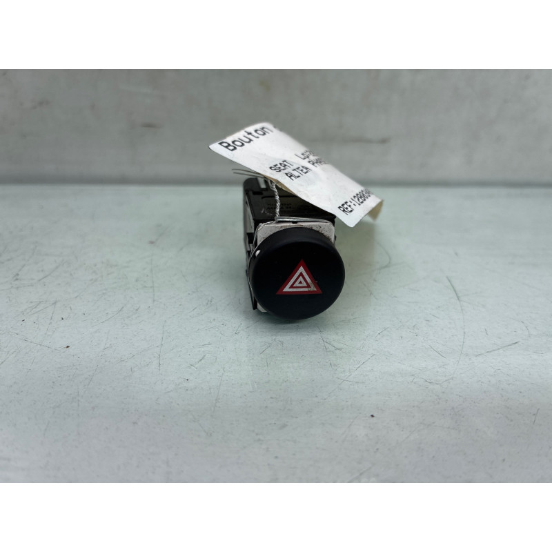 Bouton de warning SEAT ALTEA Photo n°3