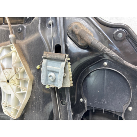 Leve vitre electrique avant droit VOLKSWAGEN PASSAT 6 Photo n°1