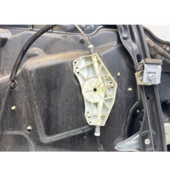 Leve vitre electrique avant droit VOLKSWAGEN PASSAT 6