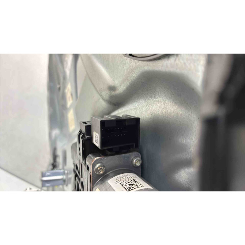 Leve vitre electrique avant droit VOLKSWAGEN POLO 4 Photo n°1