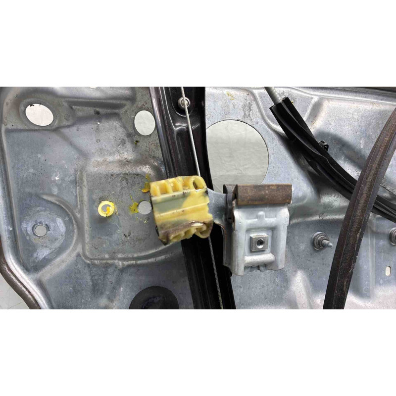 Leve vitre electrique avant droit VOLKSWAGEN POLO 4 Photo n°7