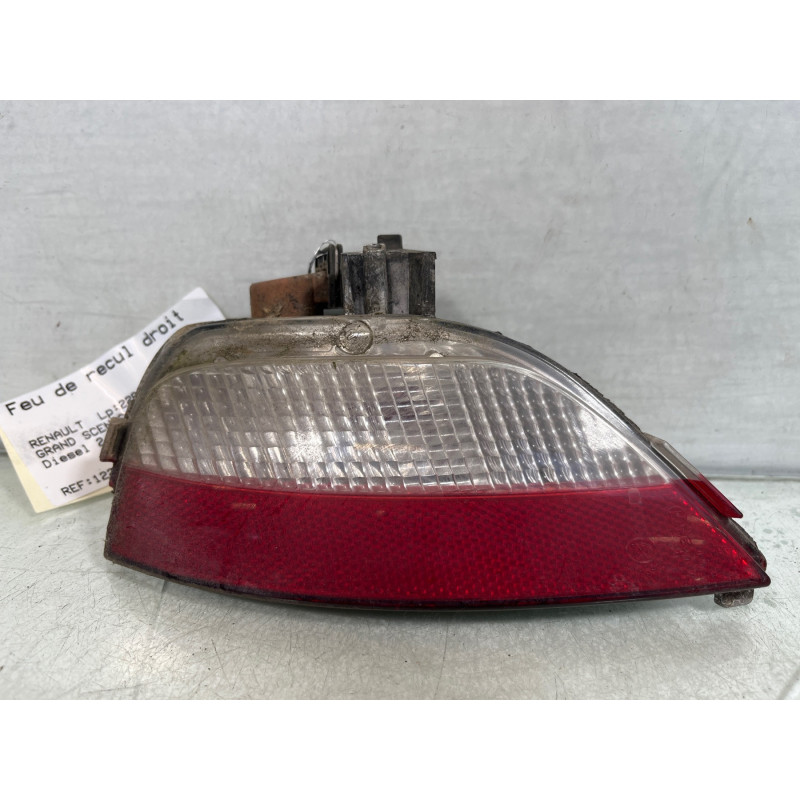 Feu de recul droit RENAULT GRAND SCENIC 3 Photo n°1