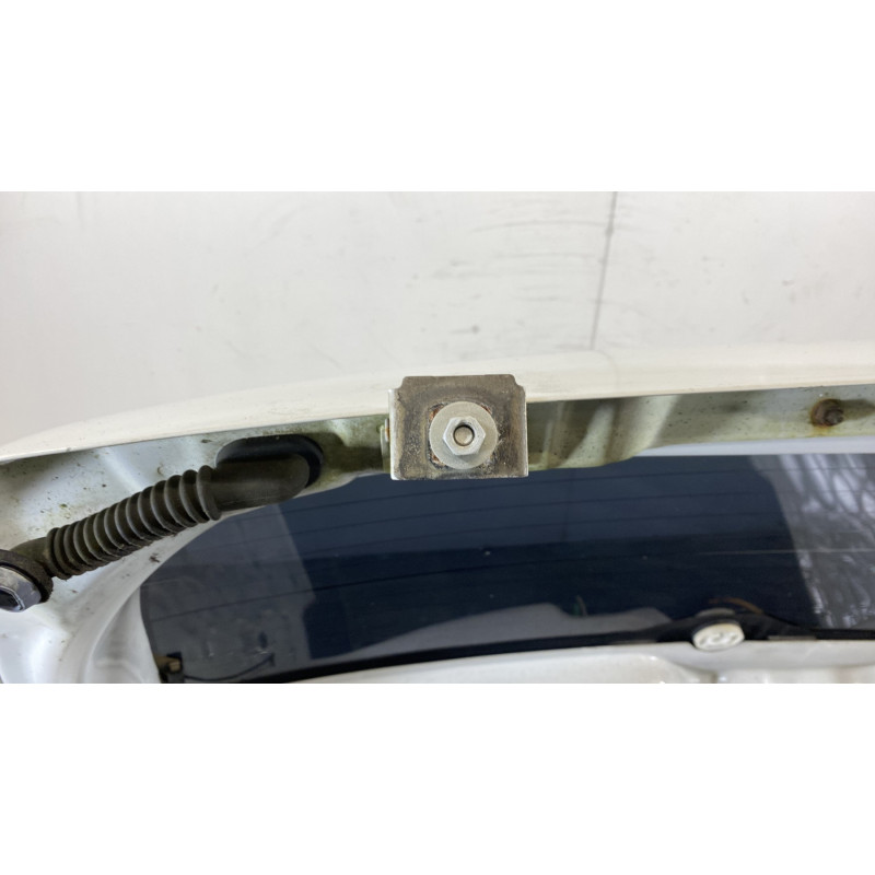 Malle/Hayon arriere SUZUKI SWIFT 3 Photo n°6