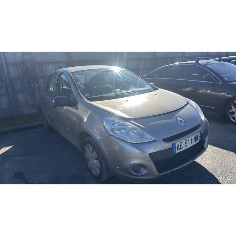 Aile avant droit RENAULT CLIO 3 Photo n°11