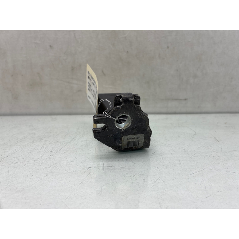 Attache ceinture arriere gauche FORD FOCUS 3 Photo n°2