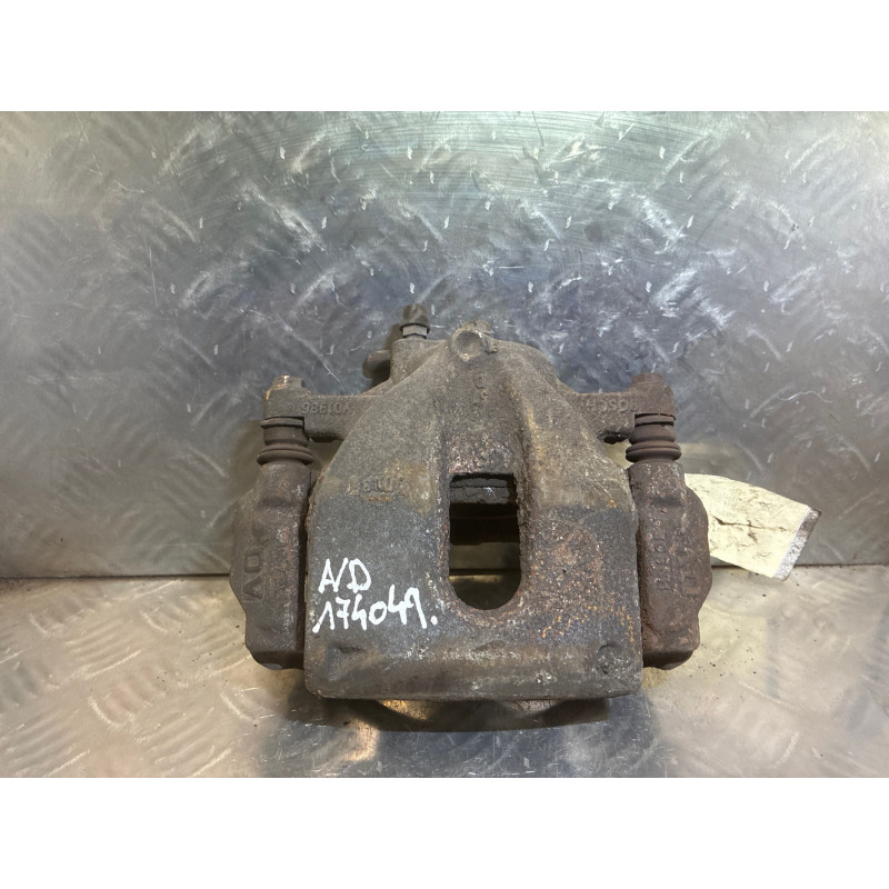 Etrier avant droit (freinage) TOYOTA AURIS 1 Photo n°3
