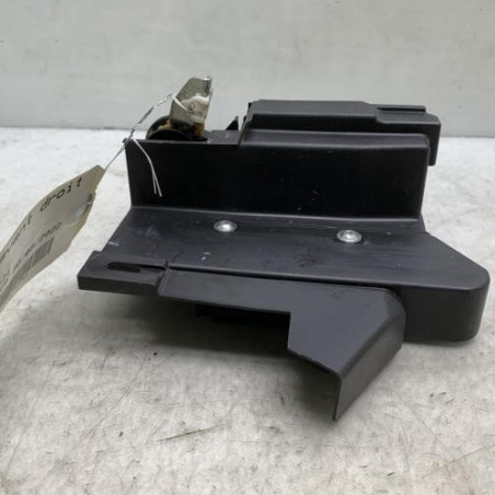 Serrure avant droit DACIA SANDERO 3