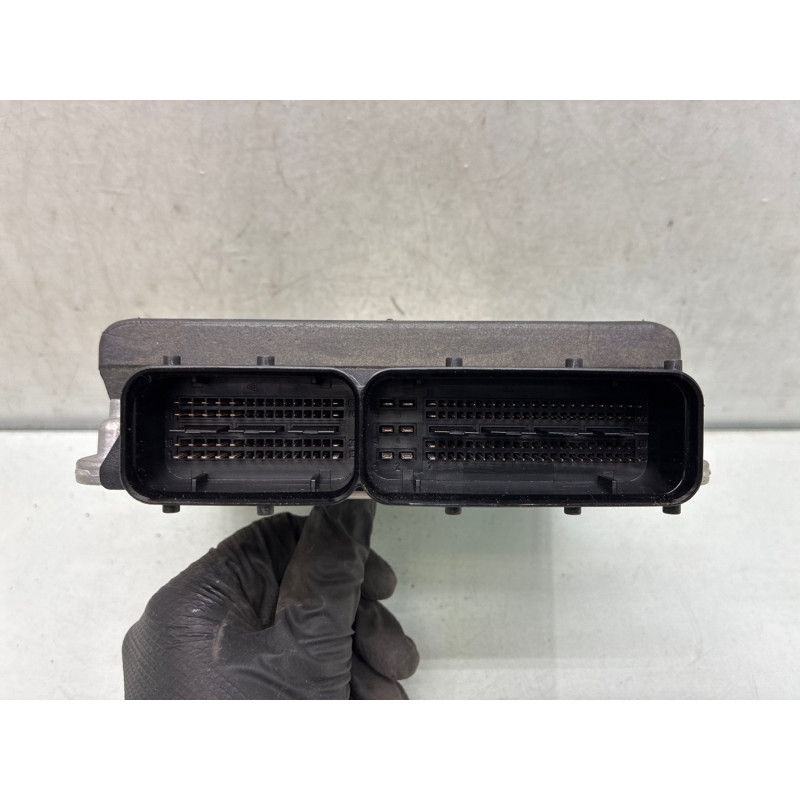 Calculateur moteur AUDI A4 3 Photo n°1