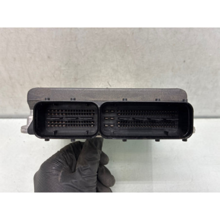 Calculateur moteur AUDI A4 3 Photo n°1