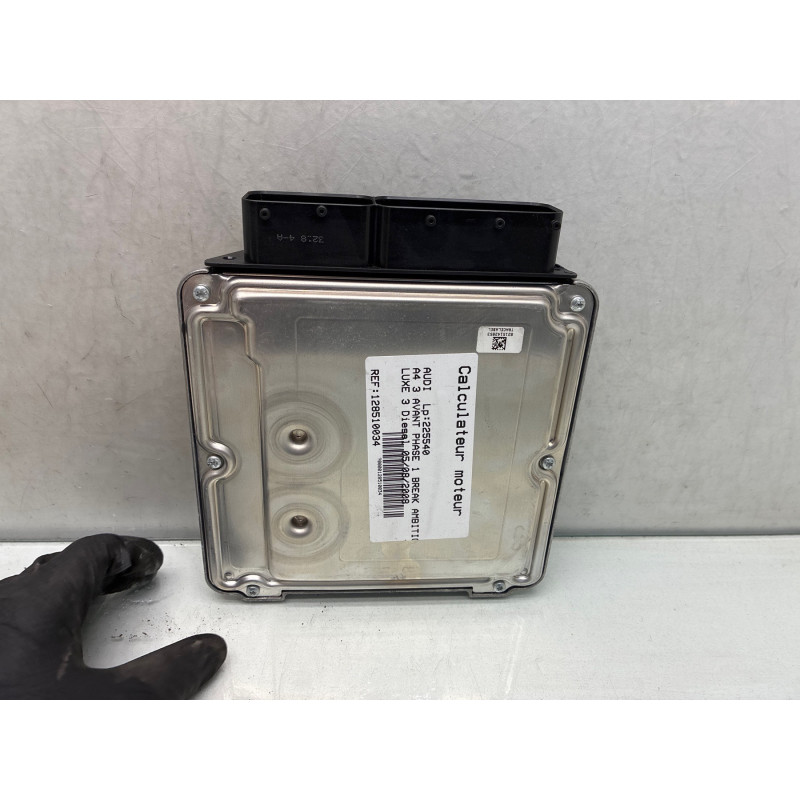 Calculateur moteur AUDI A4 3 Photo n°3