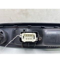 Interrupteur de leve vitre avant droit RENAULT CLIO 2