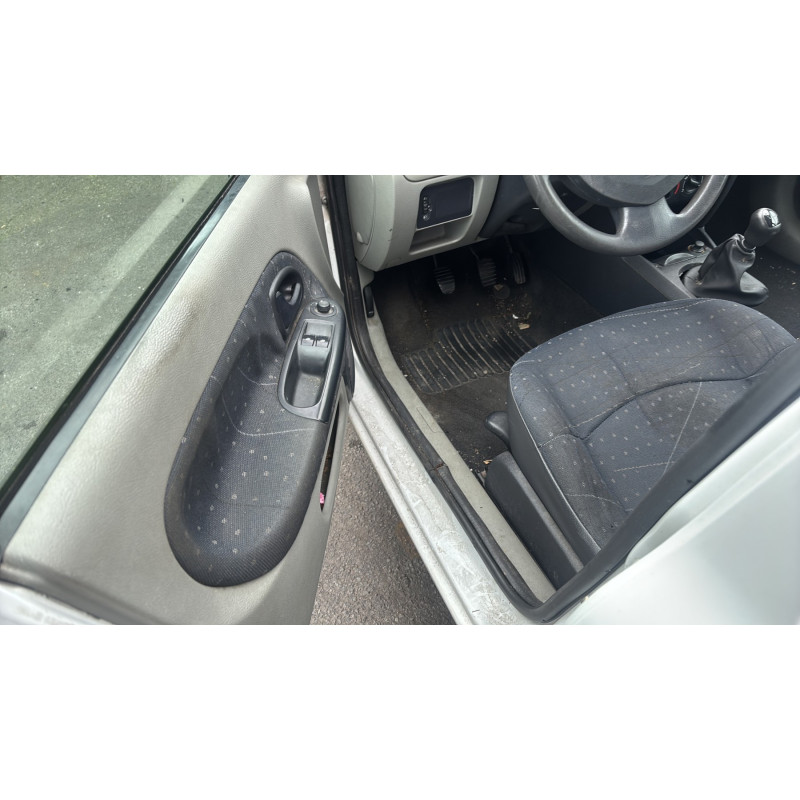 Interrupteur de leve vitre avant droit RENAULT CLIO 2 Photo n°18