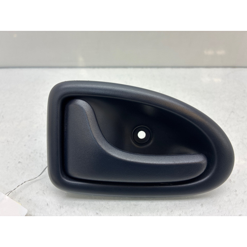 Poignee interieur avant gauche RENAULT CLIO 2 Photo n°3