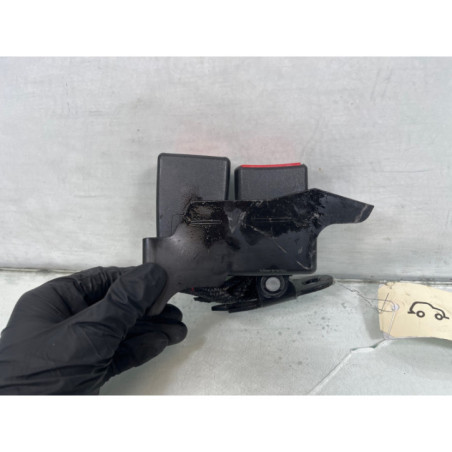 Attache ceinture arriere droit RENAULT CLIO 3 Photo n°1