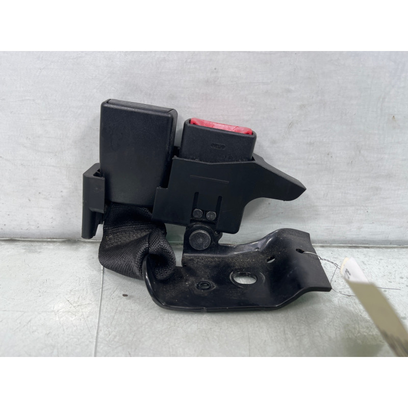 Attache ceinture arriere gauche RENAULT CLIO 3 Photo n°2