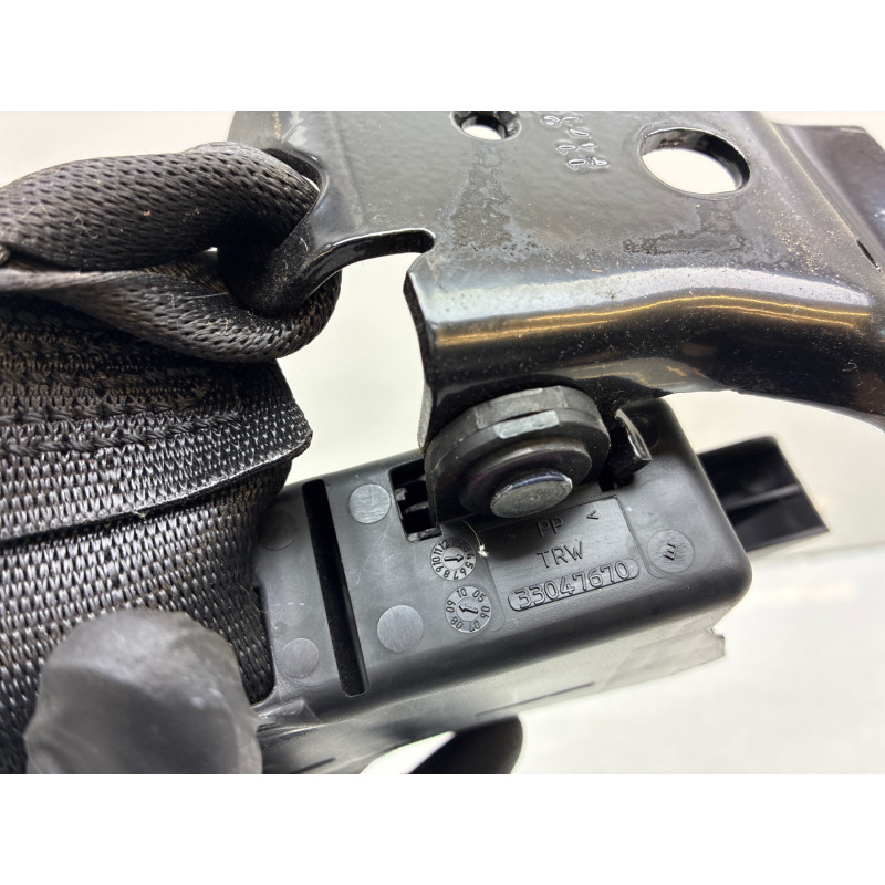 Attache ceinture arriere gauche RENAULT CLIO 3 Photo n°4