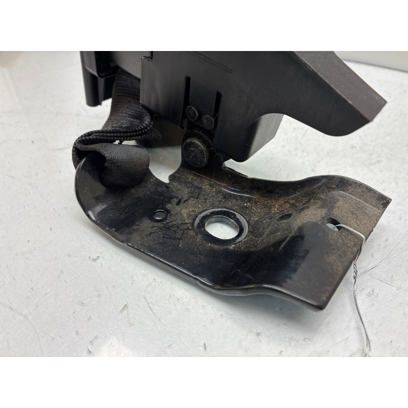 Attache ceinture arriere gauche RENAULT CLIO 3 Photo n°5
