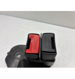 Attache ceinture arriere gauche RENAULT CLIO 2