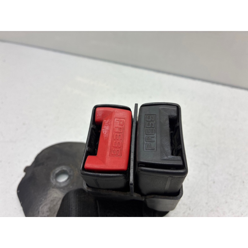 Attache ceinture arriere gauche RENAULT CLIO 2 Photo n°5