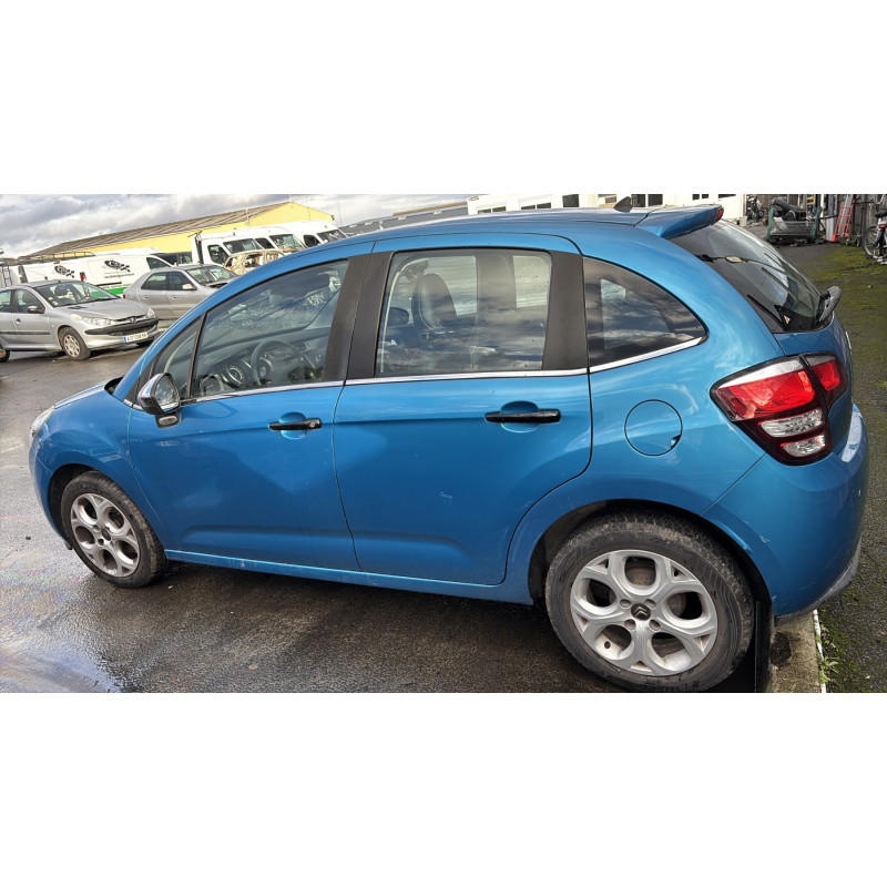 Pare boue avant gauche CITROEN C3 2 Photo n°18