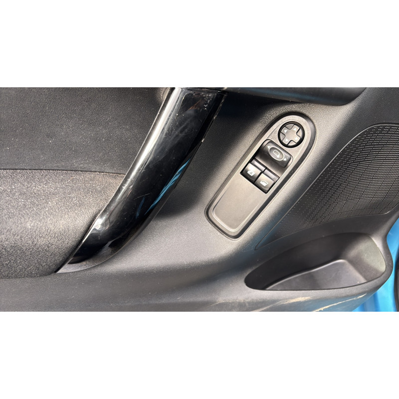 Pare boue avant gauche CITROEN C3 2 Photo n°20