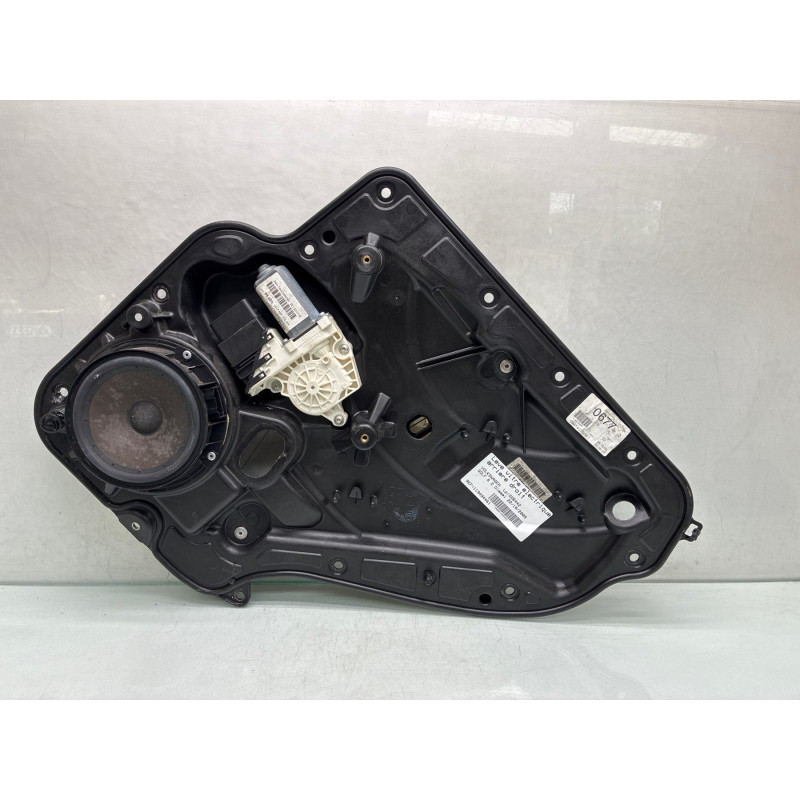 Leve vitre electrique arriere droit VOLKSWAGEN GOLF 6 Photo n°3