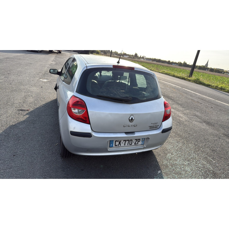 Pretensionneur de ceinture avant droit RENAULT CLIO 3 Photo n°9