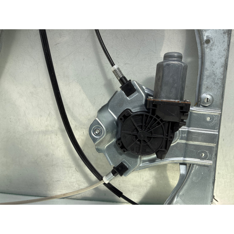 Leve vitre electrique avant droit RENAULT CLIO 3 Photo n°6