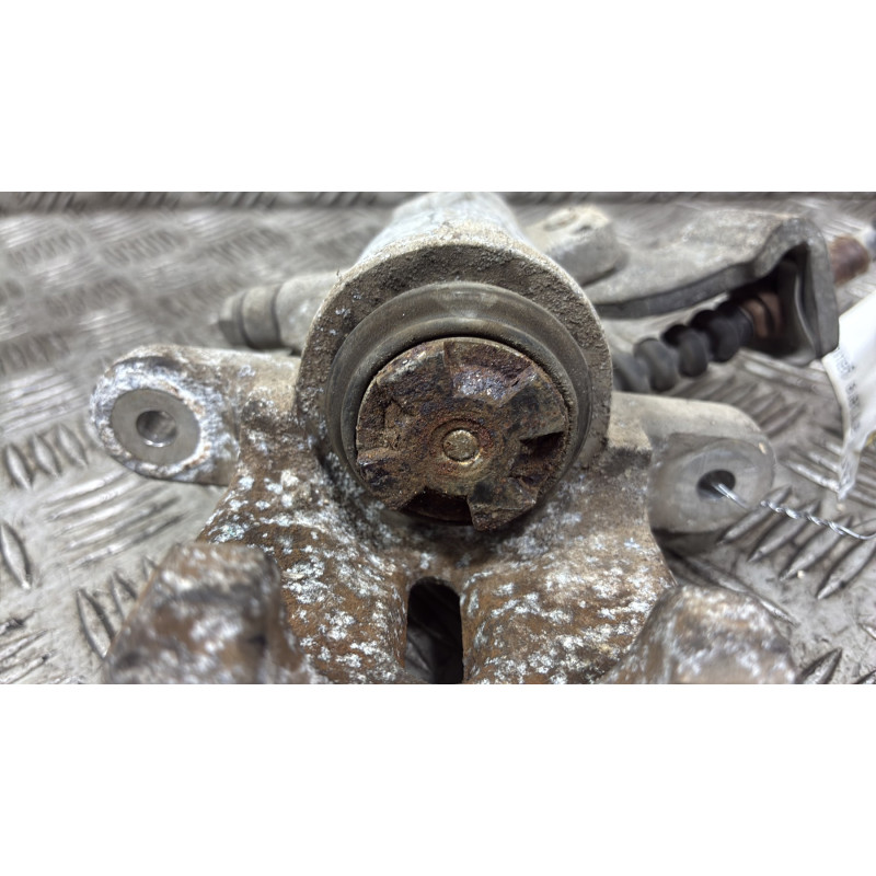 Etrier arriere gauche (freinage) SUZUKI BALENO 2 Photo n°3