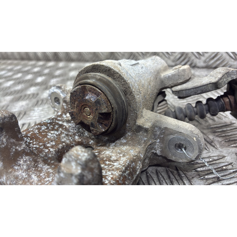 Etrier arriere gauche (freinage) SUZUKI BALENO 2 Photo n°4
