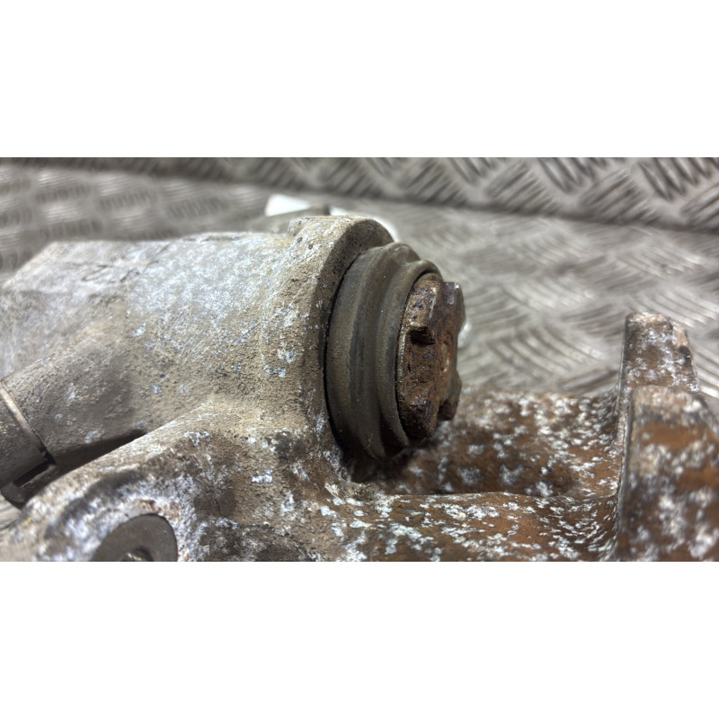 Etrier arriere gauche (freinage) SUZUKI BALENO 2 Photo n°5