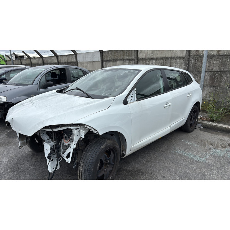 Feu arriere stop central RENAULT MEGANE 3 Photo n°4