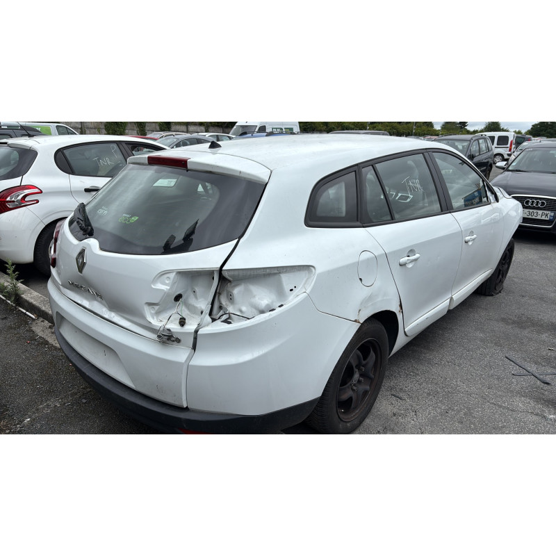Feu arriere stop central RENAULT MEGANE 3 Photo n°6