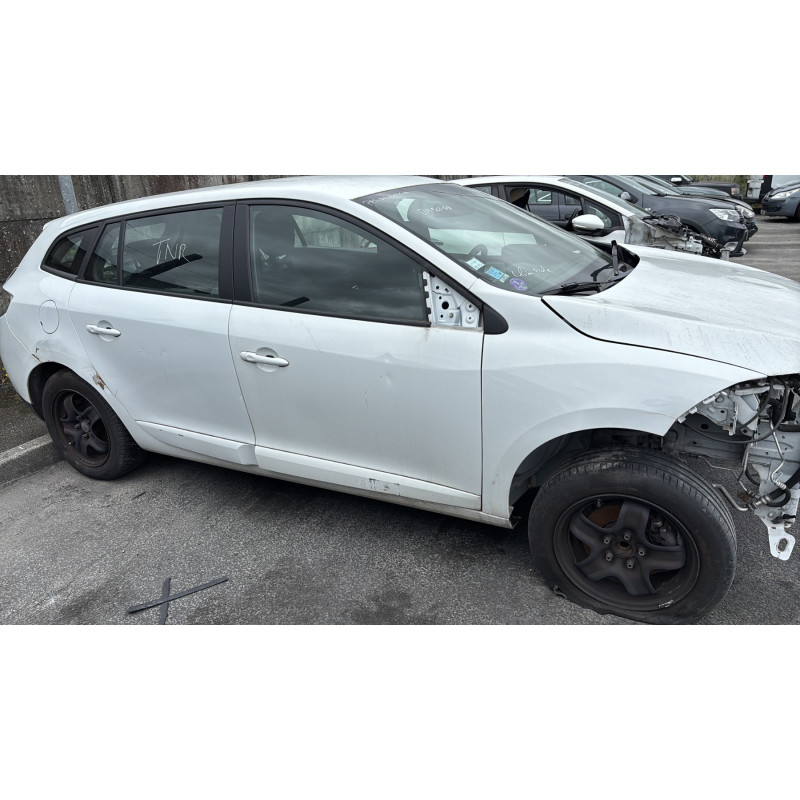 Feu arriere stop central RENAULT MEGANE 3 Photo n°10