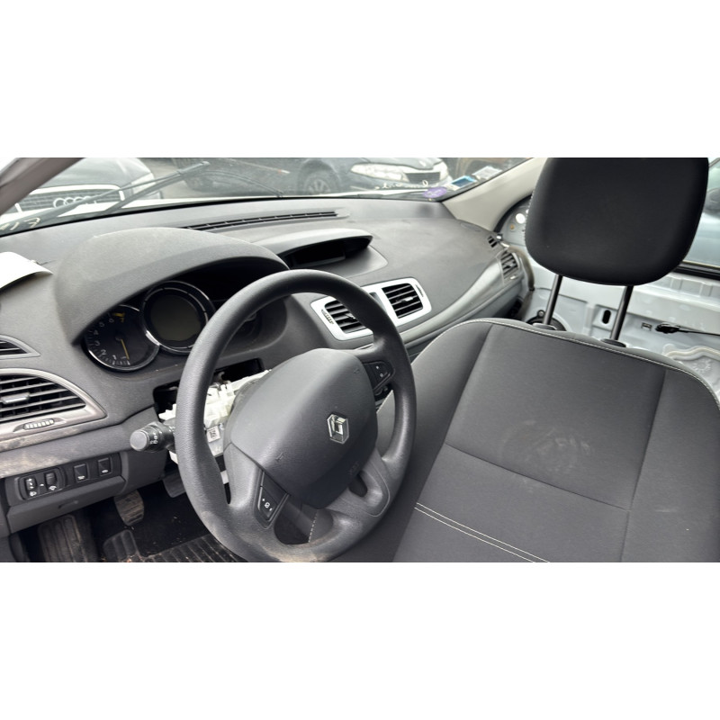 Feu arriere stop central RENAULT MEGANE 3 Photo n°15