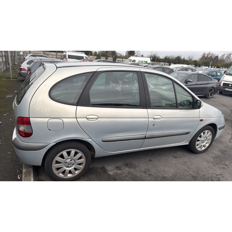 Vitre arriere droit RENAULT SCENIC 1 Photo n°11